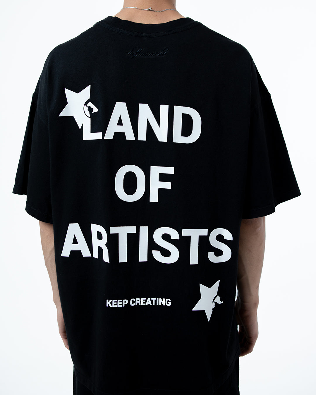 Camiseta Negra Stars - Land Of Artists